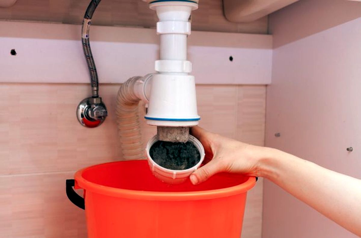 Ucpaná toaleta či umyvadlo už žádné trápení nezpůsobí, stačí použít plastovou lahev