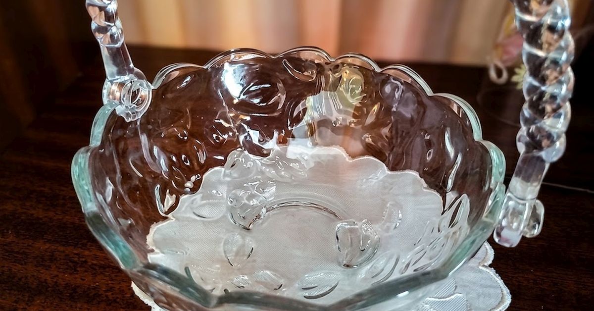 Průhledná skleněná mísa, kterou zdědila každá rodina. Přežila stěhování, nové trendy a stále nemá konkurenci