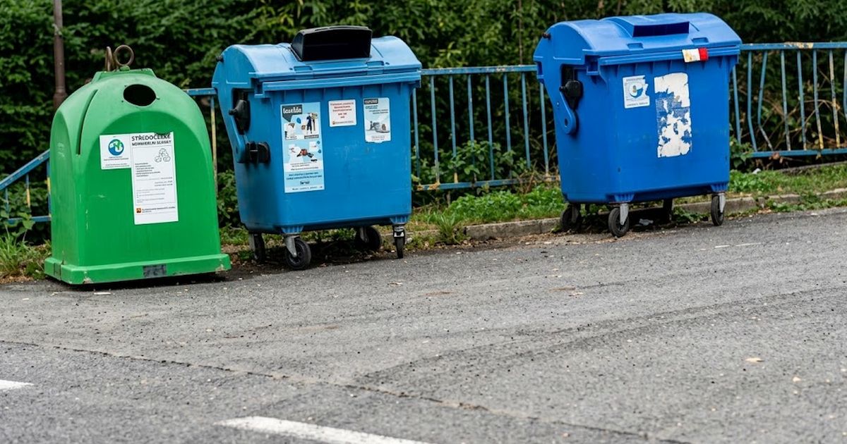 Někteří senioři nemusí platit za odpad ani korunu. Zákon je osvobozuje automaticky, ale většina o tom neví a platí zbytečně