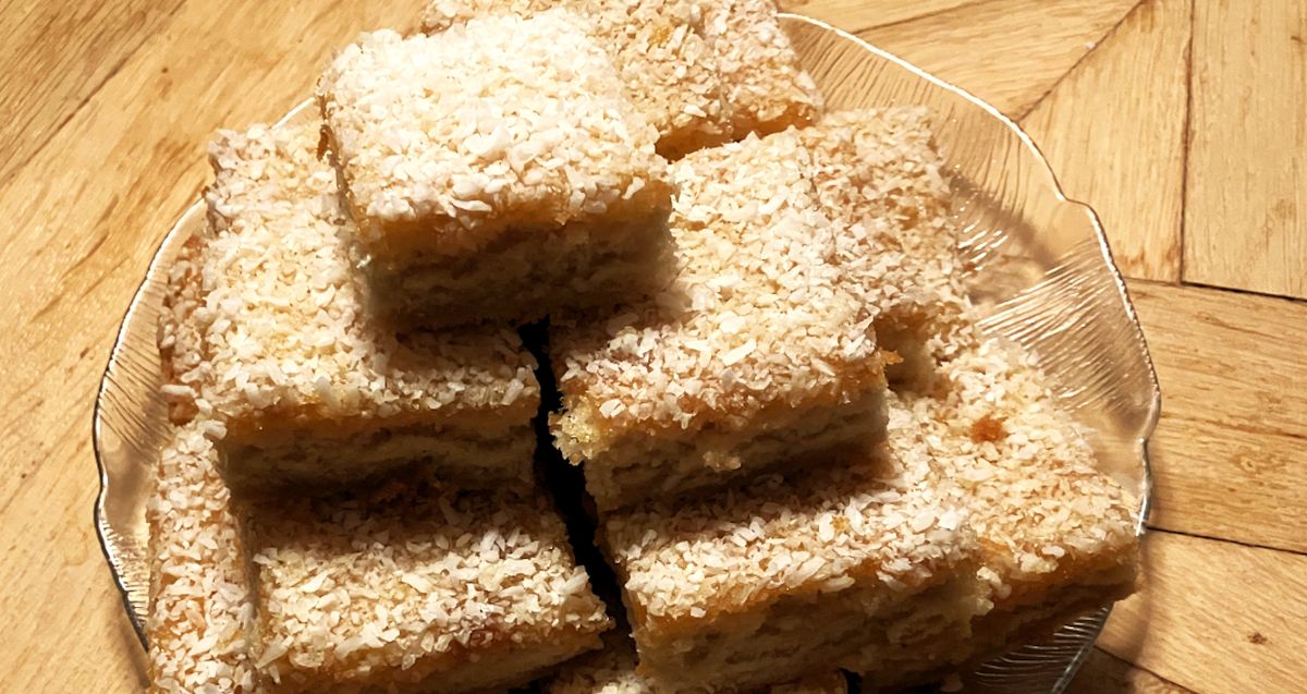 Silviakaka je koláč, který Švédové milují víc než skořicové šneky. Těsto je jen z vody a mouky, ale chutná královsky
