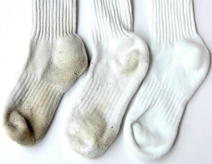Jak Vybelit zasle ponožky?