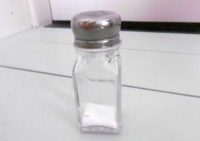 Odstraňte vlhkost pomocí soli