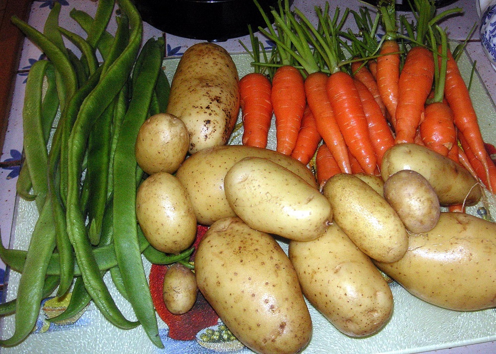 Hrášek, brambory a mrkev