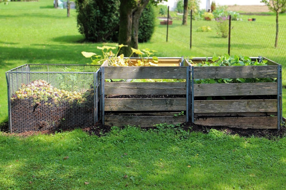 Tříkomorový kompost