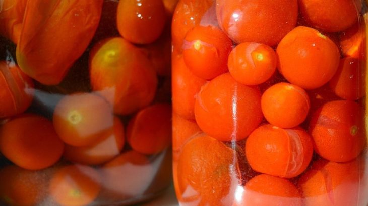 Jak na nakládaná rajčata – famózní chuť není omezena velikostí sklenice