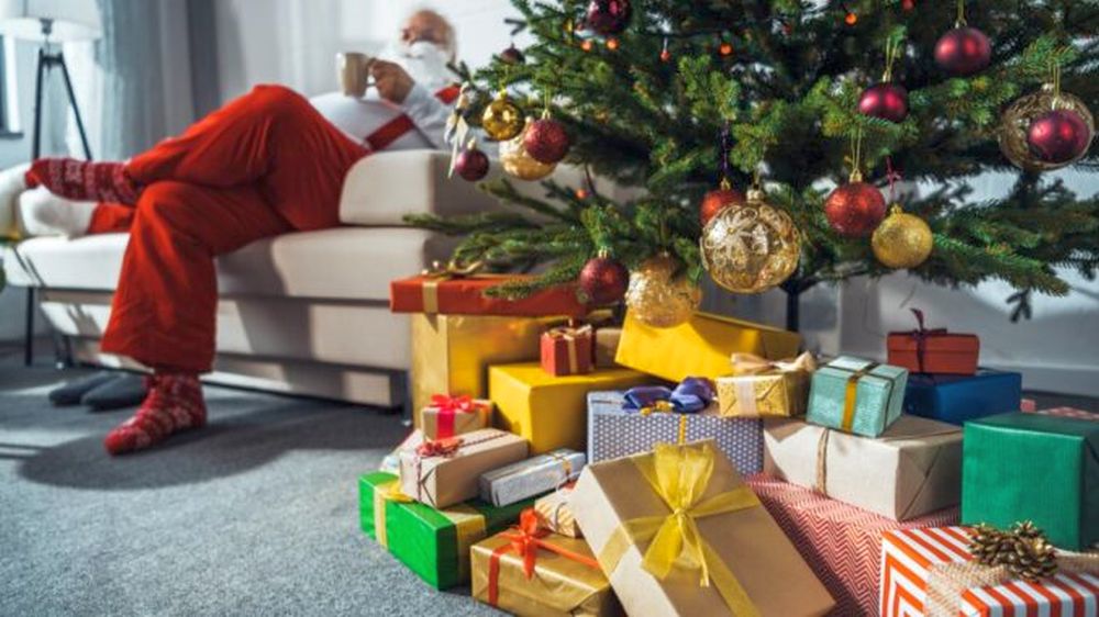 Pokud před Štědrým dnem opravdu nestíháte, měli byste se podívat na to, které věci si můžete usnadnit – půjde to třeba s balením dárků.