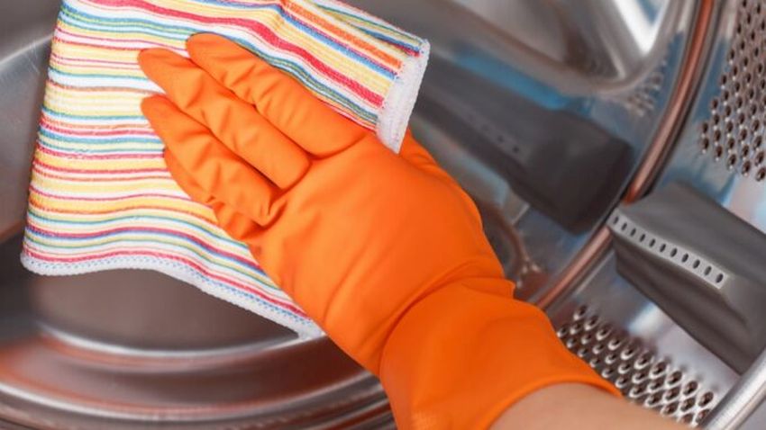 Pravidelné čištění filtru může pomoci prodloužit životnost vaší pračky. A zvládne ho opravdu úplně každý – je to hračka.