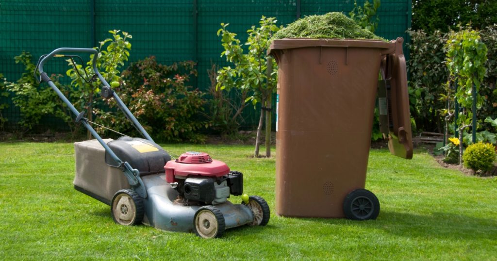 Ujistěte se, že vaše pojistná smlouva pokrývá širokou škálu náhodných škod a odpovědnosti, které mohou vzniknout při sekání. Pokud ne, změňte to.