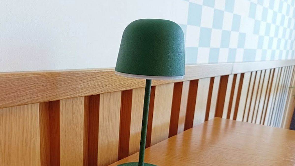 Československé lampičky se prodávají za tisíce korun, cenu zvyšuje kompletní pár